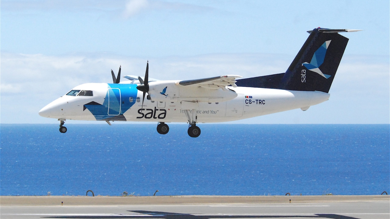 SATA Air Acores DHC-8 CS-TRC 2011